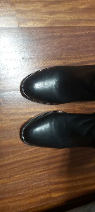 Botas altas de piel negras 