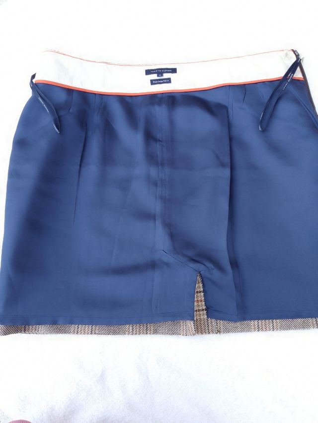 Falda Tommy Hilfiger.