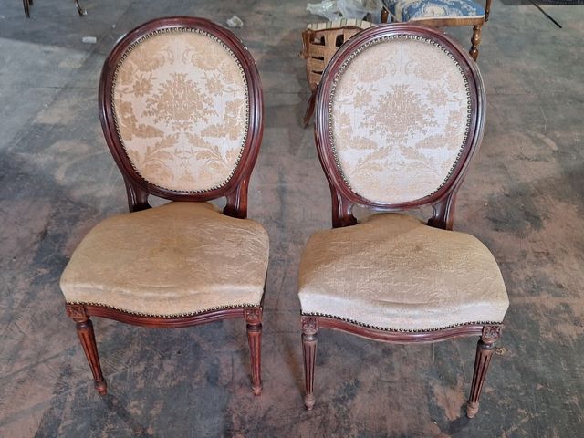 Lote 2 sillas estilo isabelino
