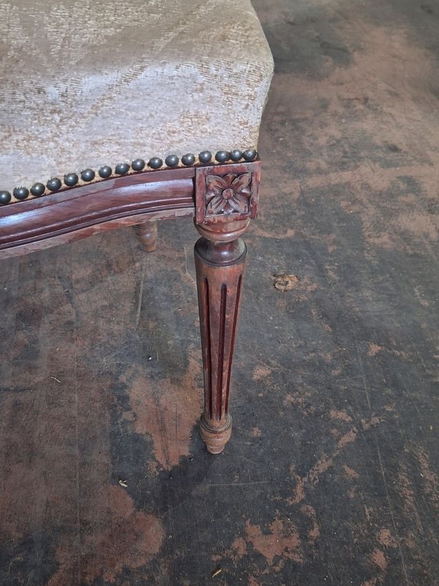 Lote 2 sillas estilo isabelino