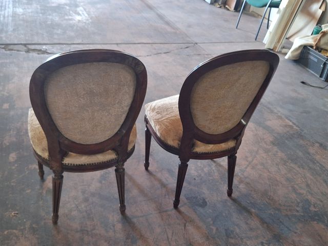 Lote 2 sillas estilo isabelino