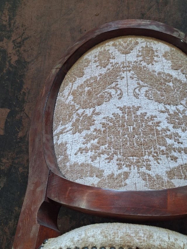 Lote 2 sillas estilo isabelino