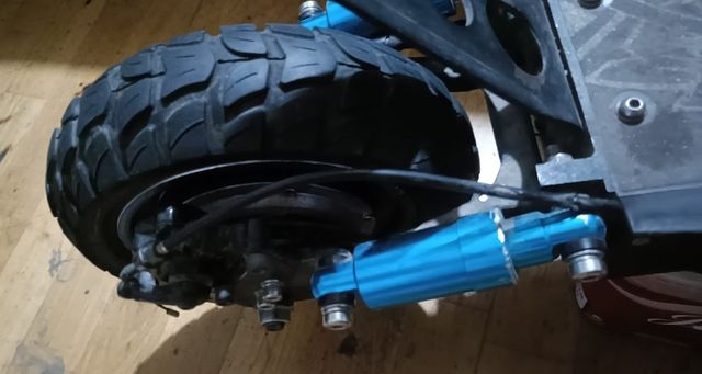 Pinchazos patinetes eléctricos ,averías,reparación