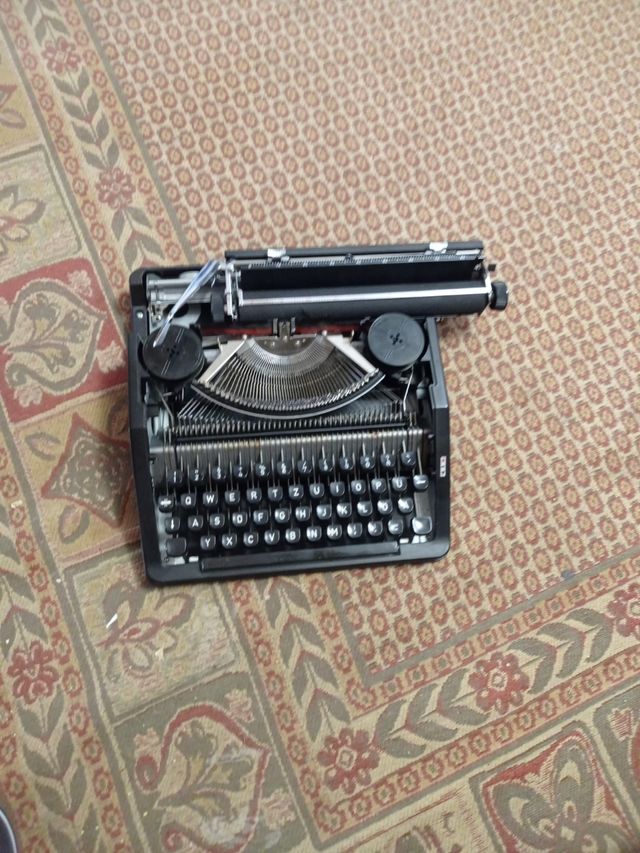 Macchina da scrivere SIGMA SM701