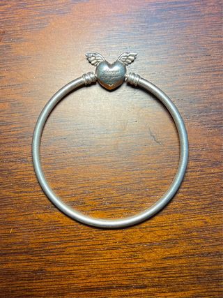 Pulsera Pandora Moments cierre corazón con alas