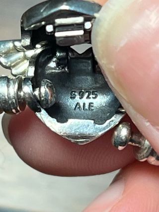 Pulsera Pandora Moments cierre corazón con alas