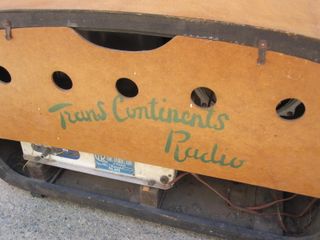 Radio antica vintage in legno a valvole anni 50
