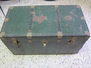 Baule antico da viaggio in legno e pelle verde