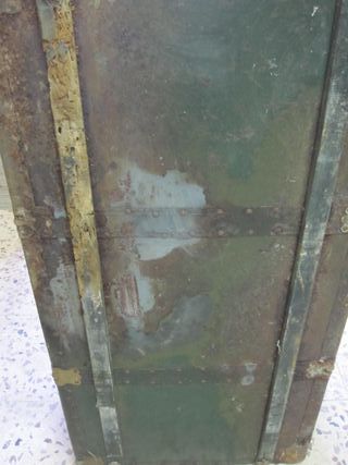 Baule antico da viaggio in legno e pelle verde