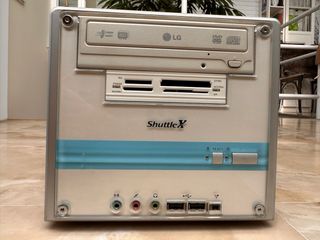 Ordenador CPU Shuttle X LG para poner disco duro