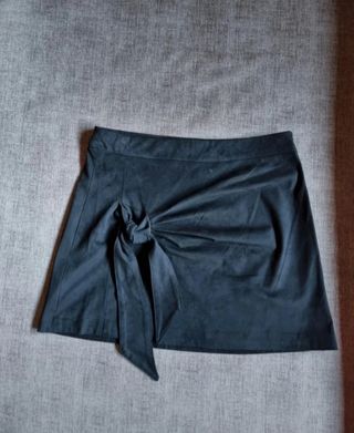 Mini falda antelina de Zara