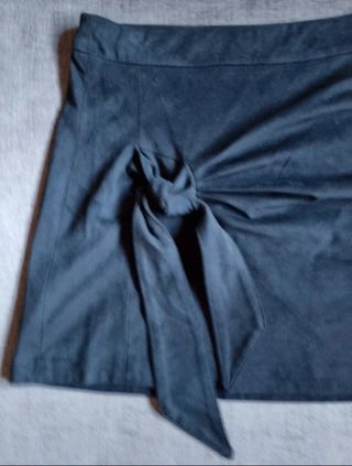 Mini falda antelina de Zara