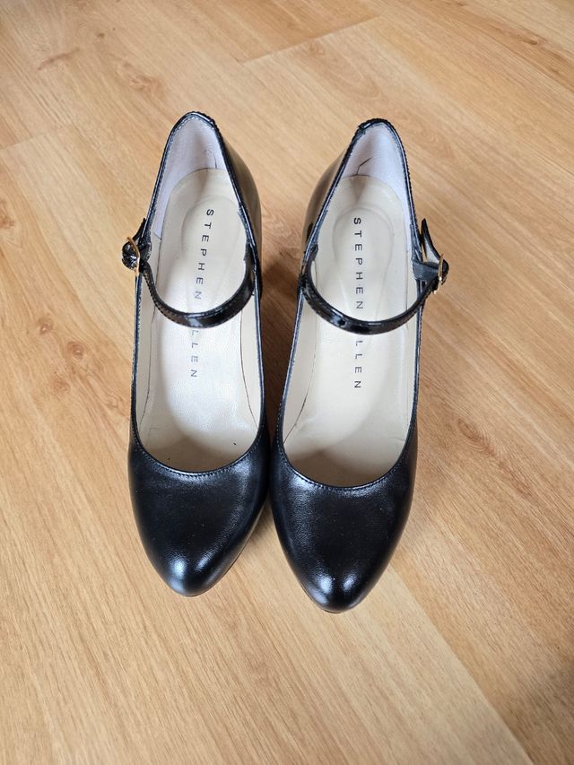 Zapato fiesta de piel y charol T37