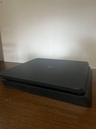 Playstation 4, 1Tb + mando 