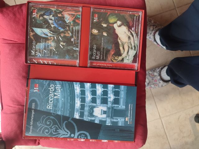 Cofanetto CD e libro Riccardo Muti