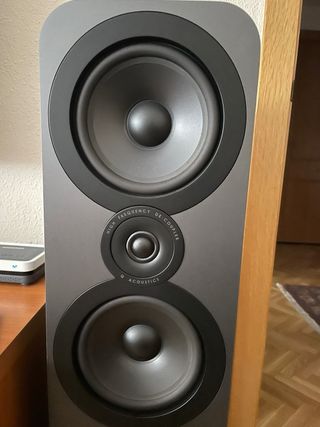 Cinema home Marantz y altavoces 5