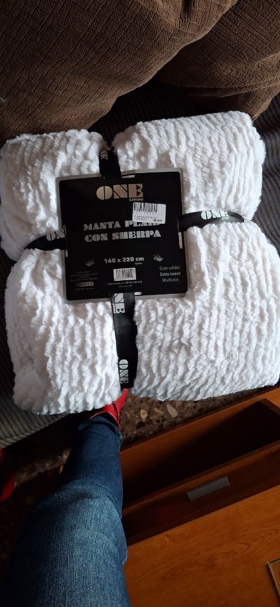 Mantas ,suaves ,calentitas, nuevas ,por