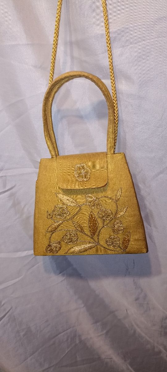 Bolso de mano de fiesta