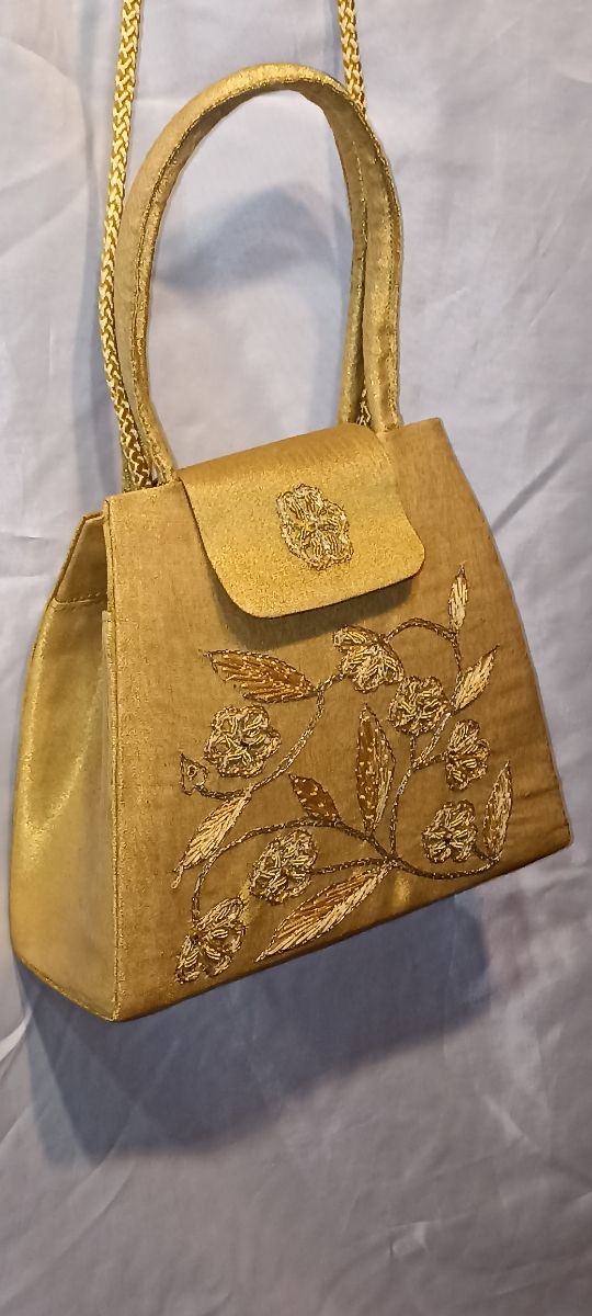 Bolso de mano de fiesta