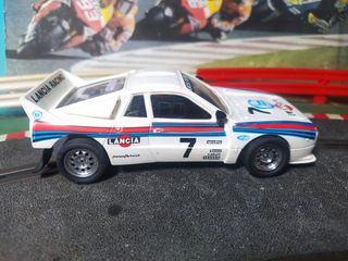Scalextric UK Lancia Rally 037 NUEVO en caja LUCES