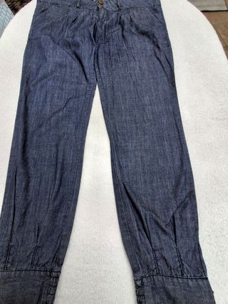 Pantalón unisex T 42. Medidas en descripción 