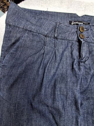 Pantalón unisex T 42. Medidas en descripción 