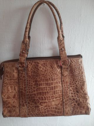 Bolso de mano. Por dentro impecable