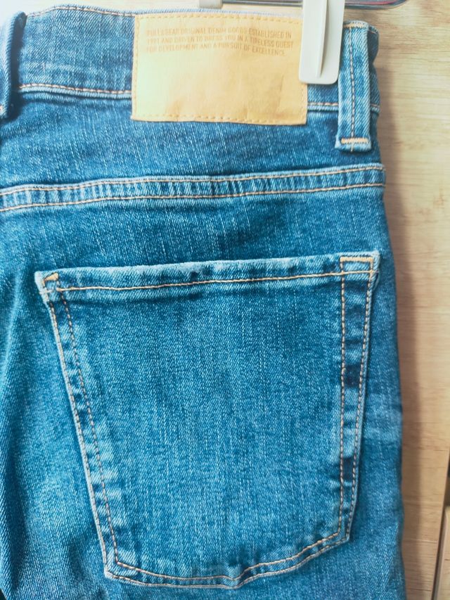 Pantalón vaquero azul pull and bear