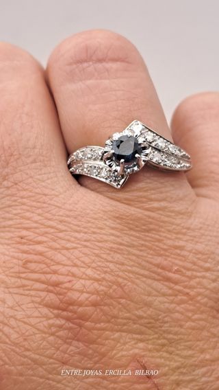 Anillo diamantes de platino 