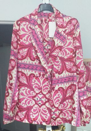 CHAQUETA MANGO.