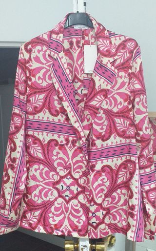 CHAQUETA MANGO.