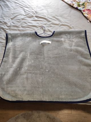 Poncho / manta,talla de 10 a  14 años 