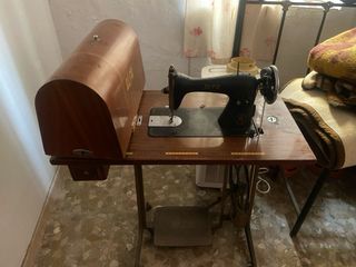 Maquina de coser antigua