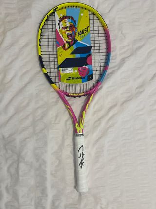 Raqueta Rafa Nadal firmada 2024