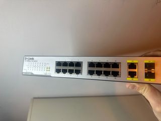 Switch profesional D-link DES-1018mp