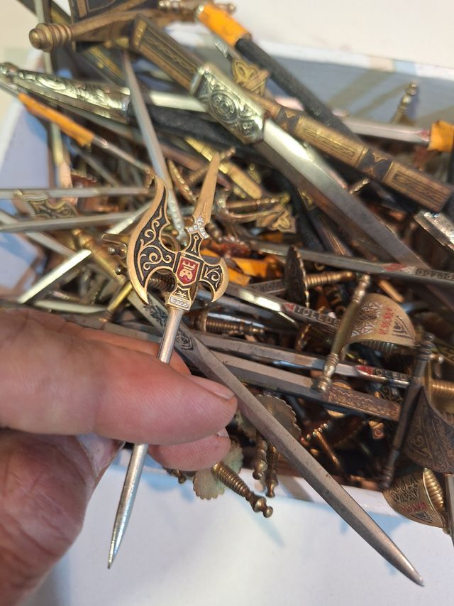 Lote de espadines damasco Toledo