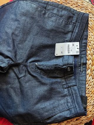 Jeans uomo blu scuro. Zara