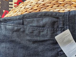 Jeans uomo blu scuro. Zara