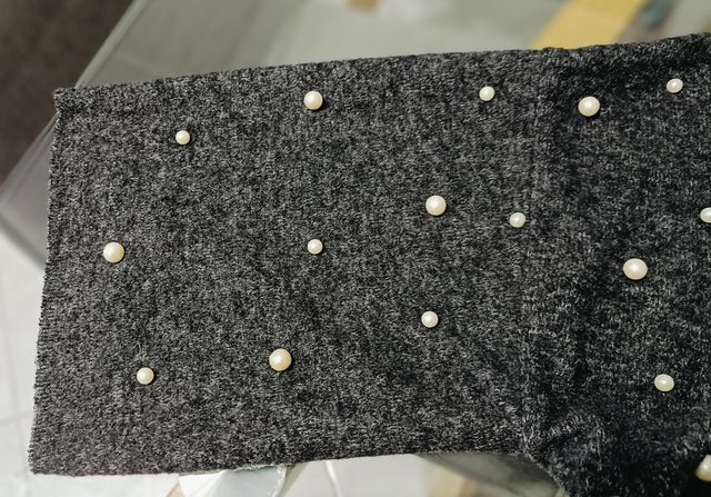 Maglia grigio melange con perline