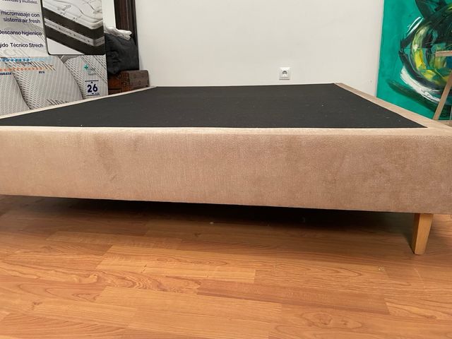 Base tapizada terciopelo acolchada