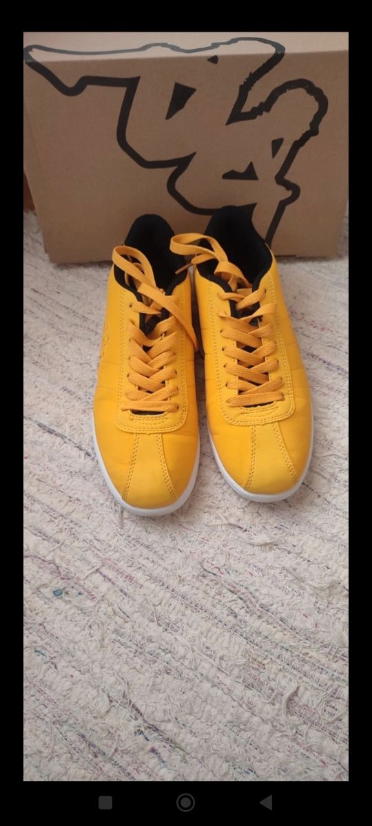 Zapatillas amarillas