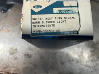 Conmutador en la columna de dirección Ford Transit