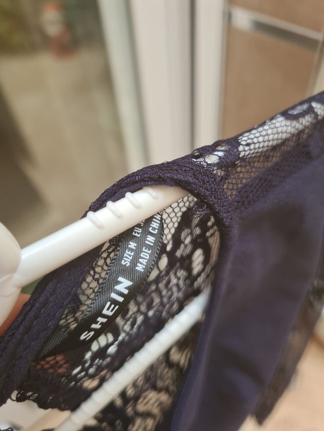 Vestido espalda abierta encaje corto elástico shei