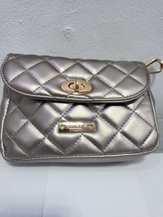 Bolso Nikky by Nicole Lee con cinturón