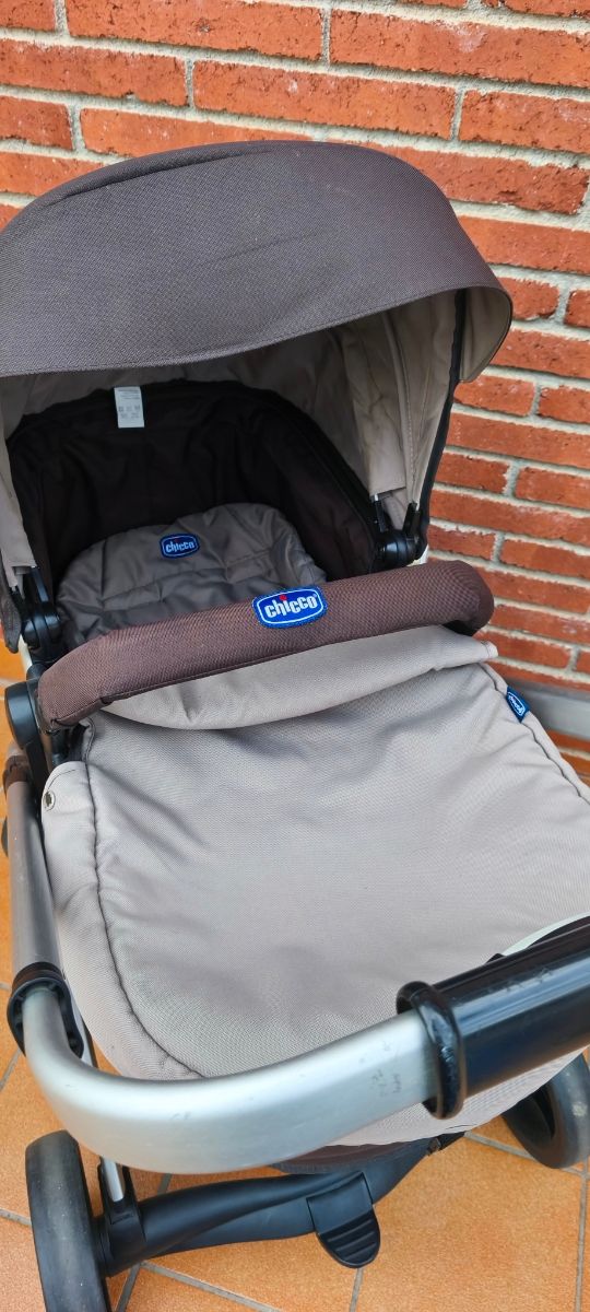 Carro bebé seminuevo marca Chicco