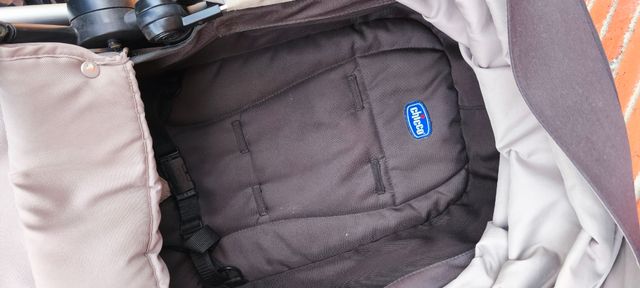 Carro bebé seminuevo marca Chicco