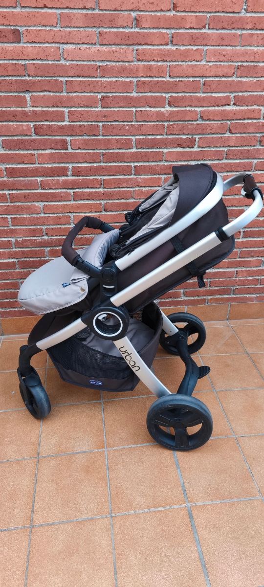 Carro bebé seminuevo marca Chicco
