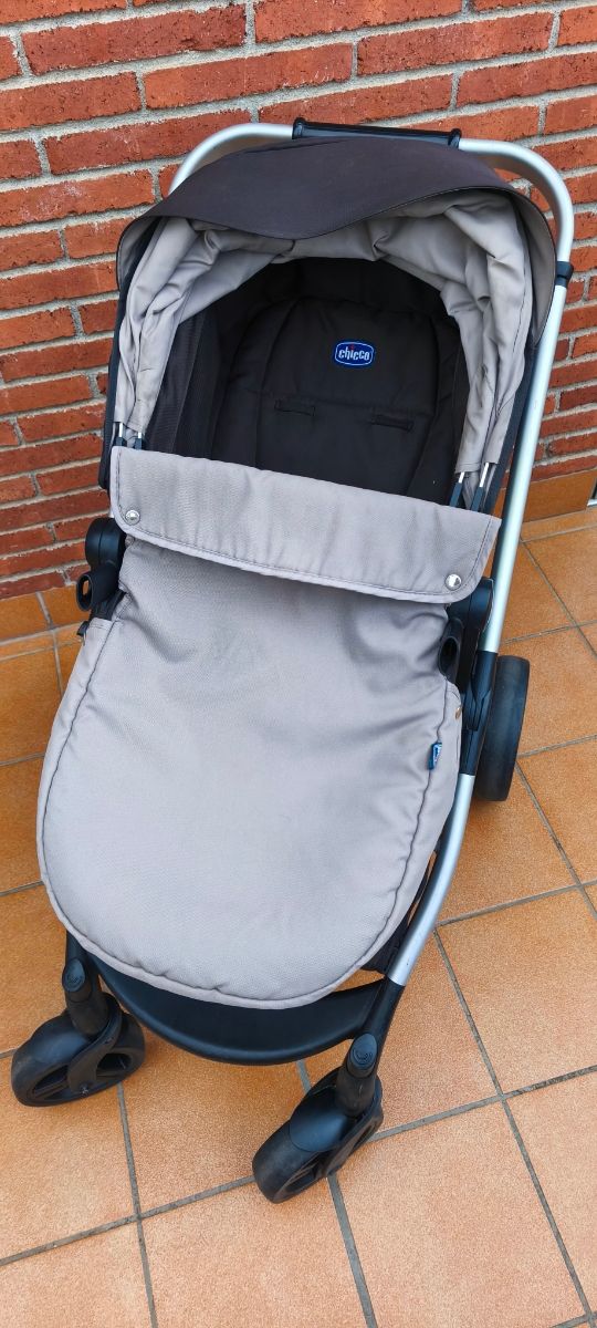 Carro bebé seminuevo marca Chicco