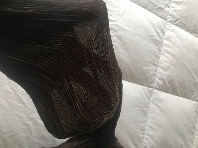 Vestito marrone e oro