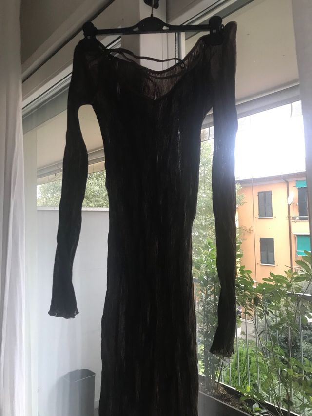 Vestito marrone e oro